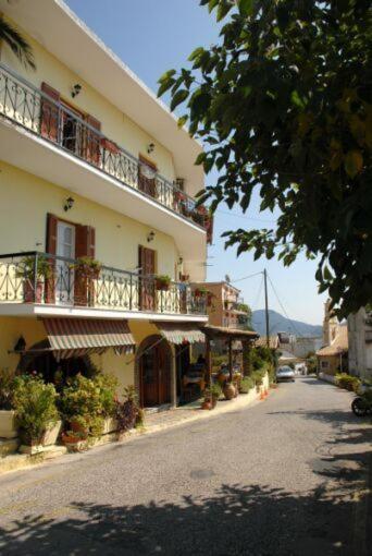 Pansion Alexandros Hotel Пелекас Екстериор снимка